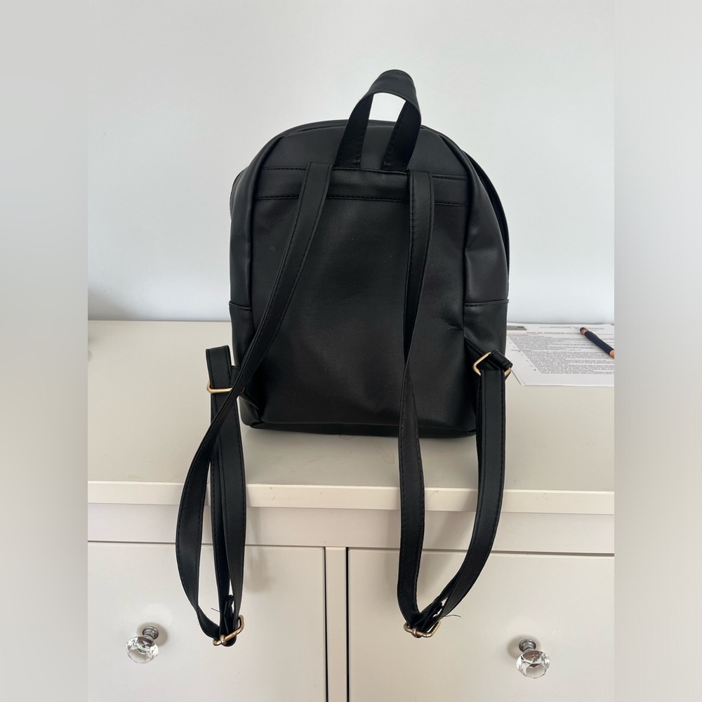 mini backpack in black. great for day trips/activities! - Picture 6 of 8